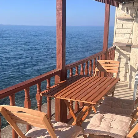 Tatil Evi Seafront In Canakkale, *